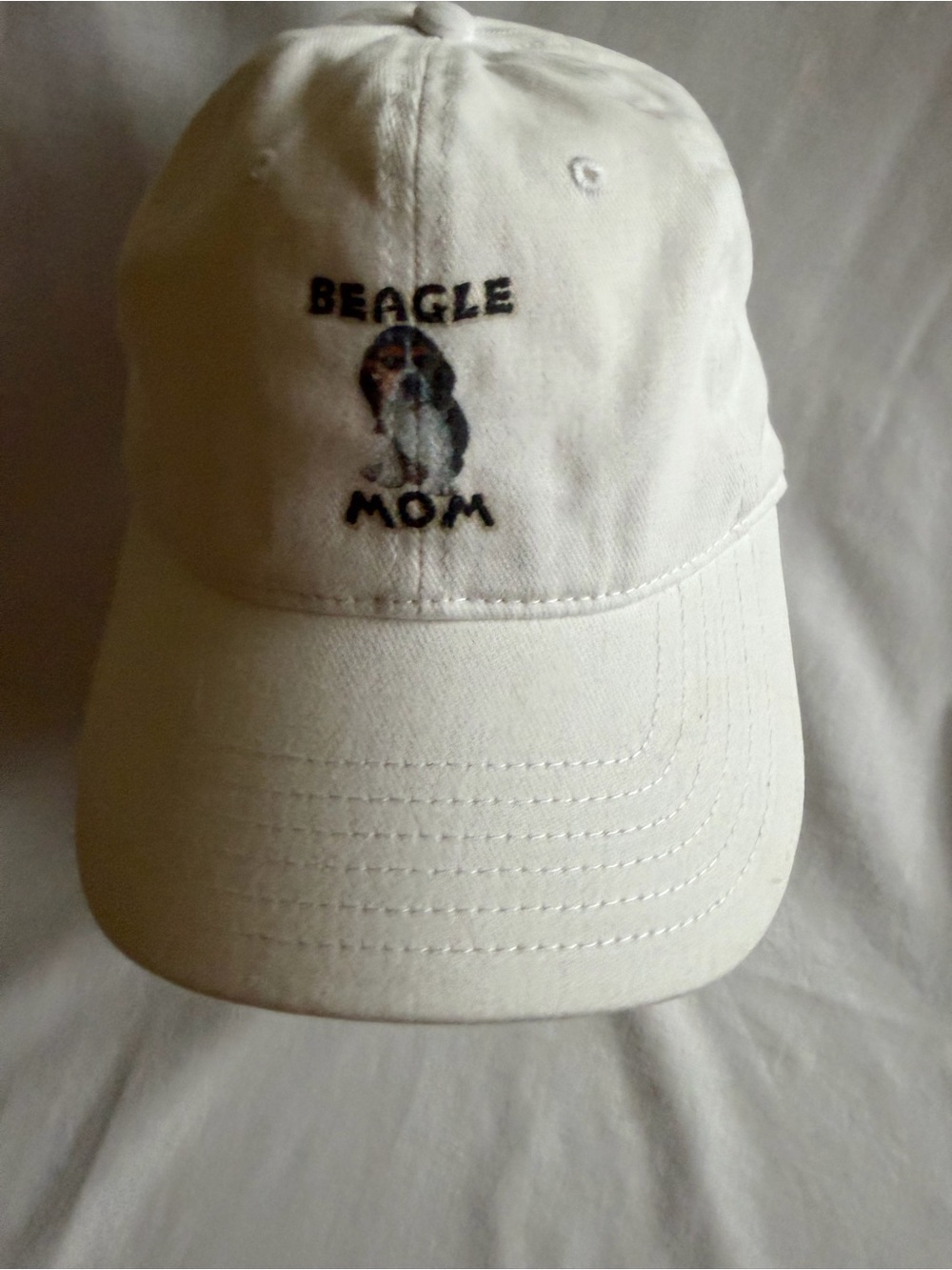 OTTO White Baseball Cap with Beagle Mom